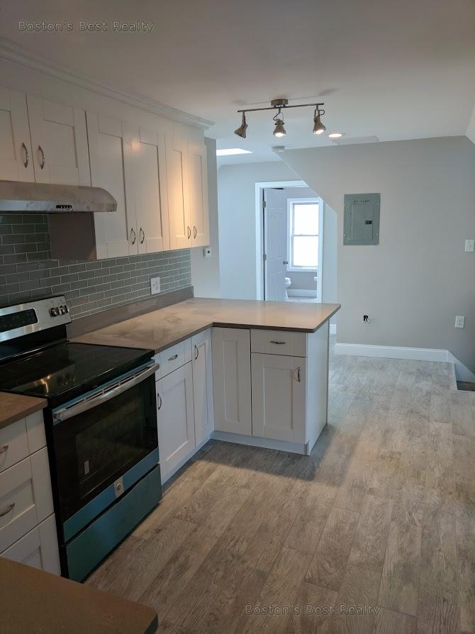 77 Linden St, Allston