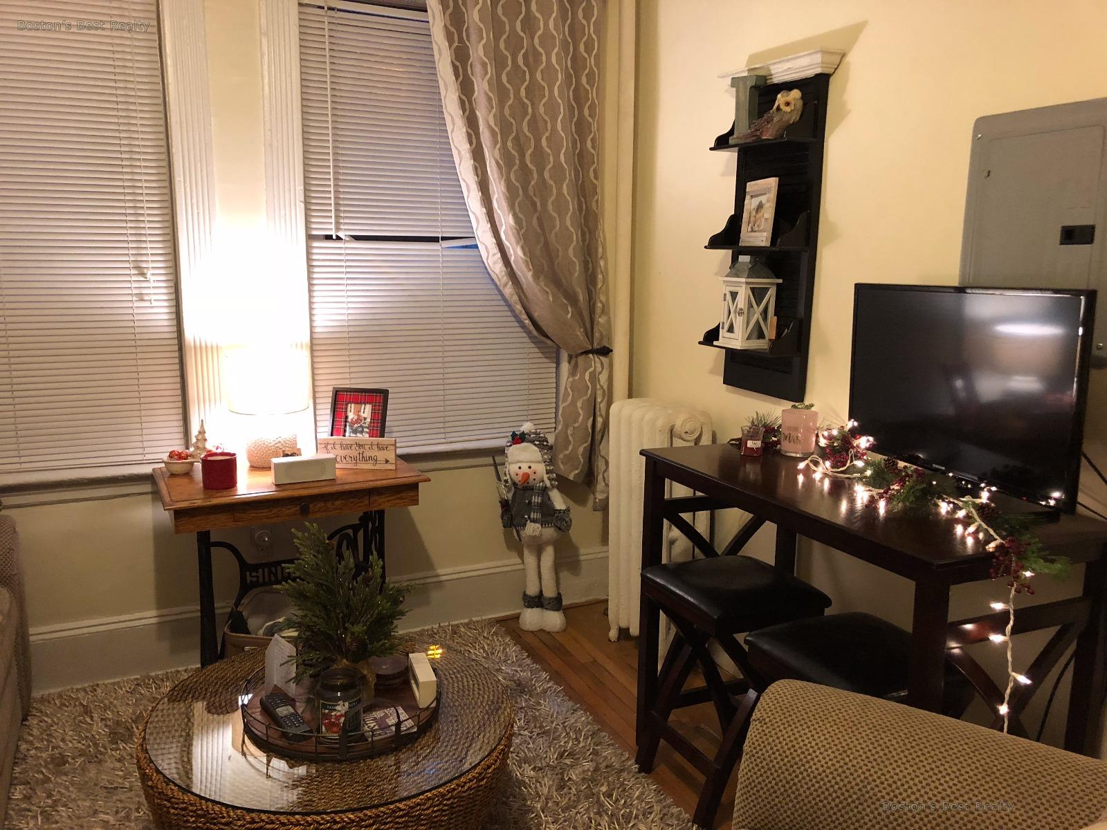 1318 Commonwealth Ave, Allston