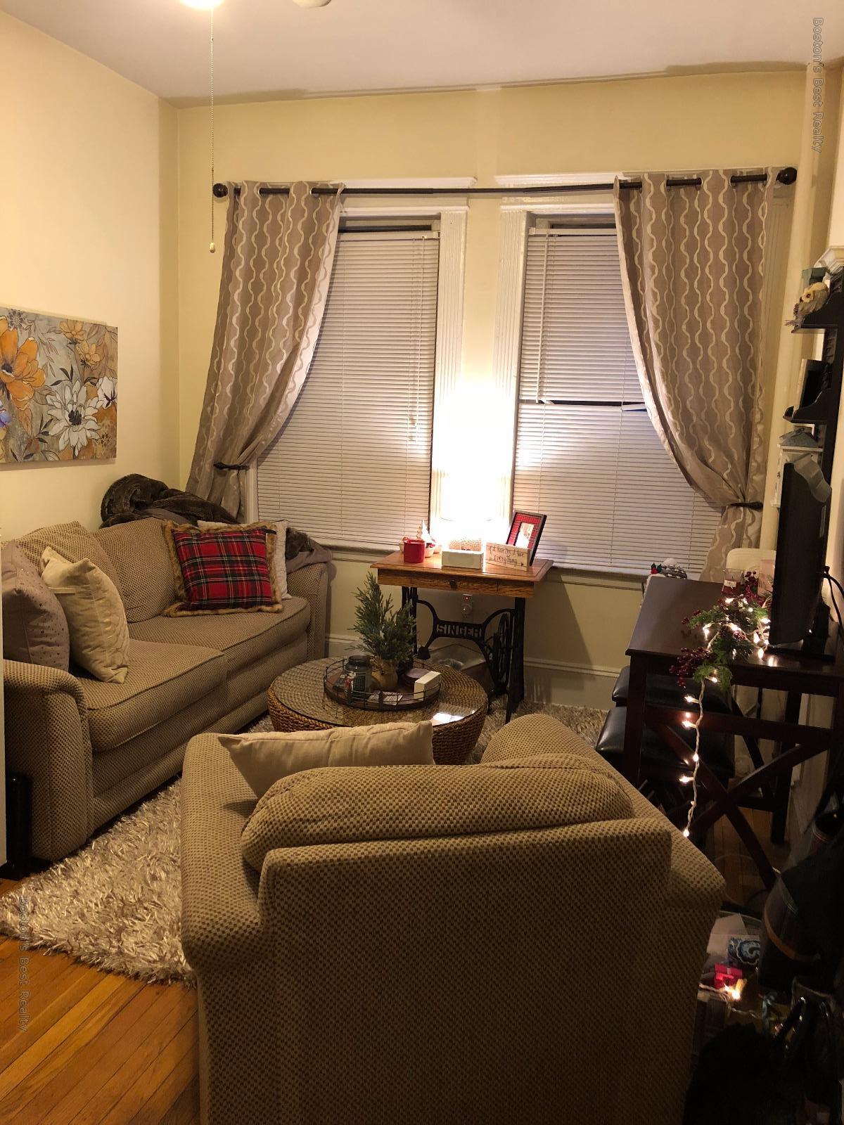 1318 Commonwealth Ave, Allston