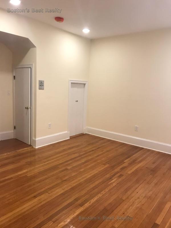 11 Englewood Ave, Coolidge Corner