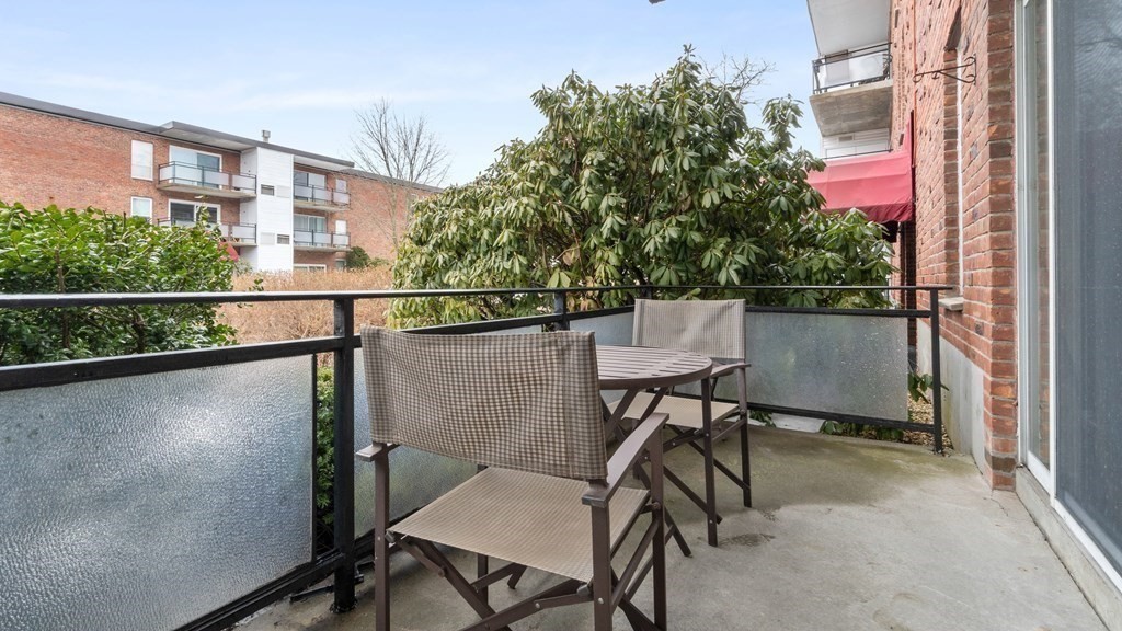 44 Broadlawn Park, Back Bay