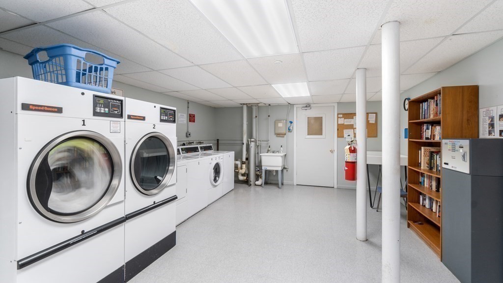 44 Broadlawn Park, Back Bay