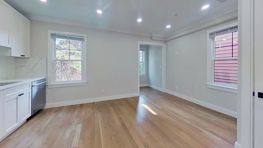 15 Lopez Ave, Cambridgeport