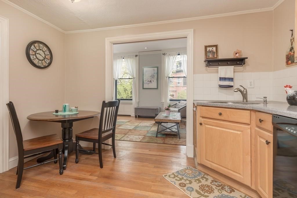 106 Marlborough St, Back Bay