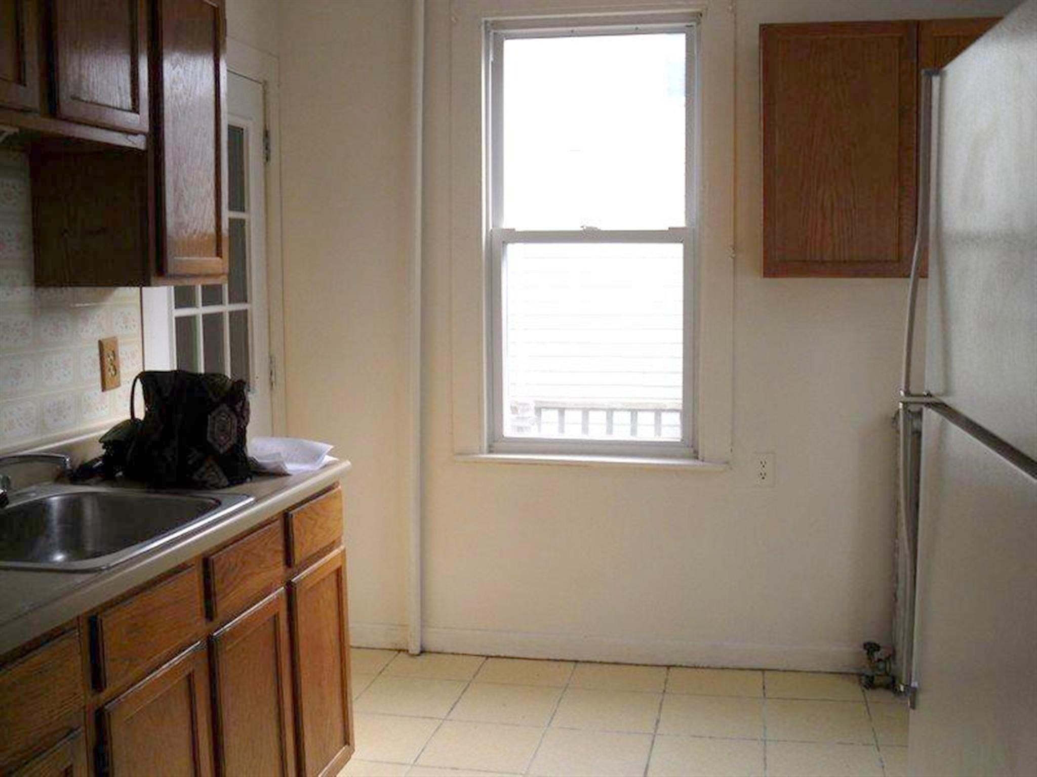 18 Grand View Ave, Union Square