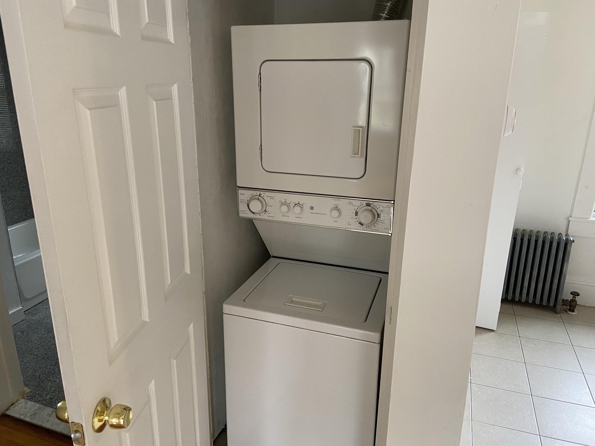 24 Dunreath St, Roxbury