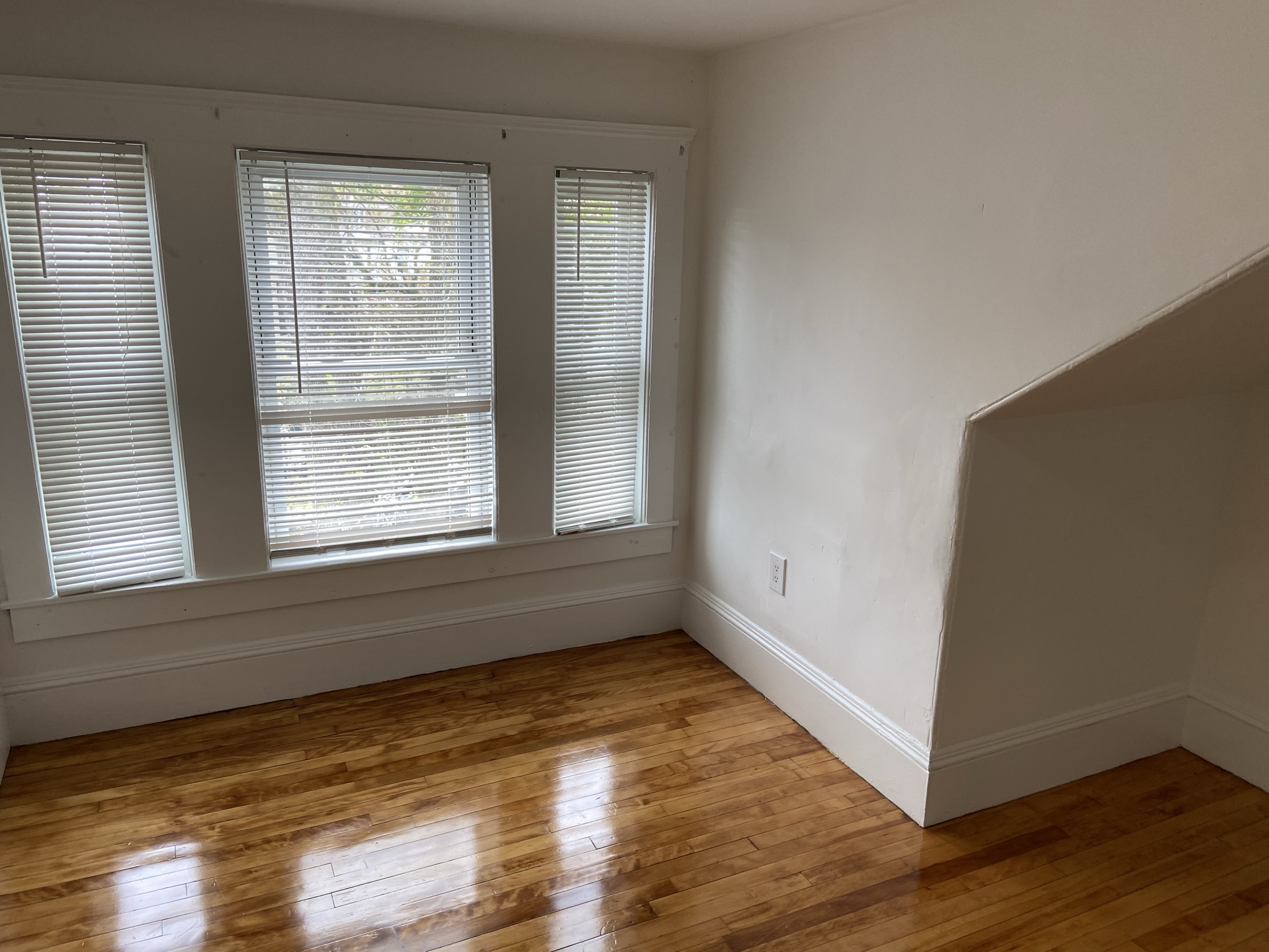 24 Dunreath St, Roxbury