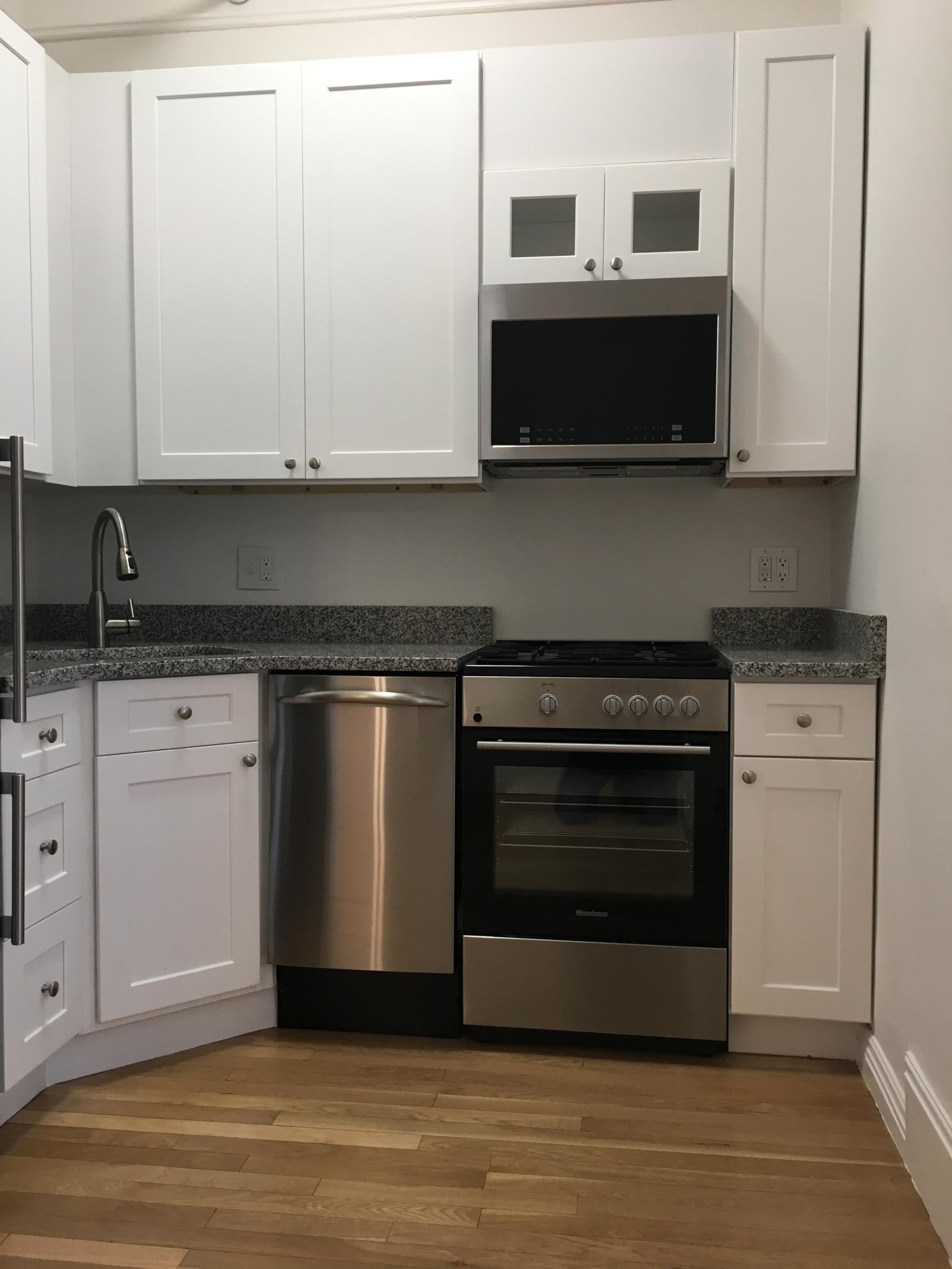 290 Commonwealth Ave, Back Bay