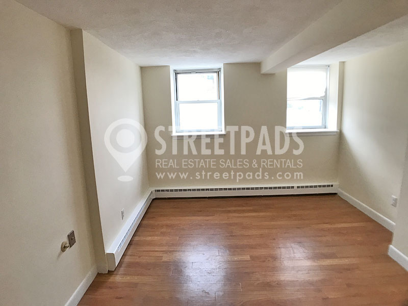 180 North Beacon St, Brighton