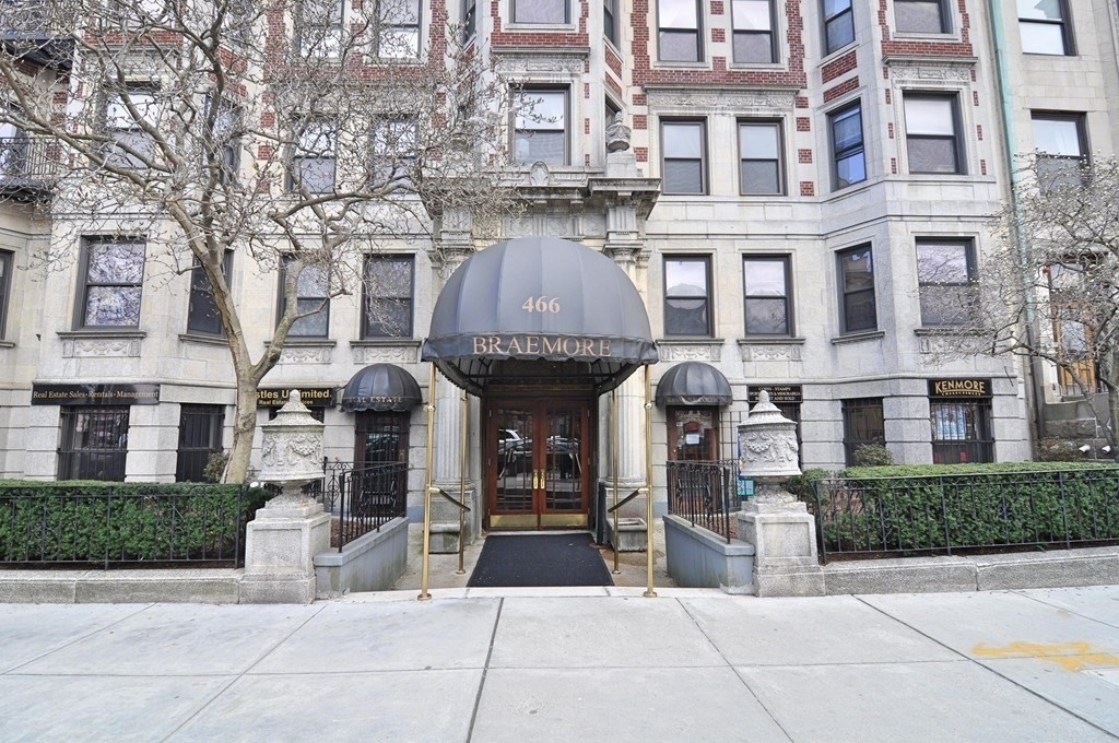 464 Commonwealth Ave, Fenway