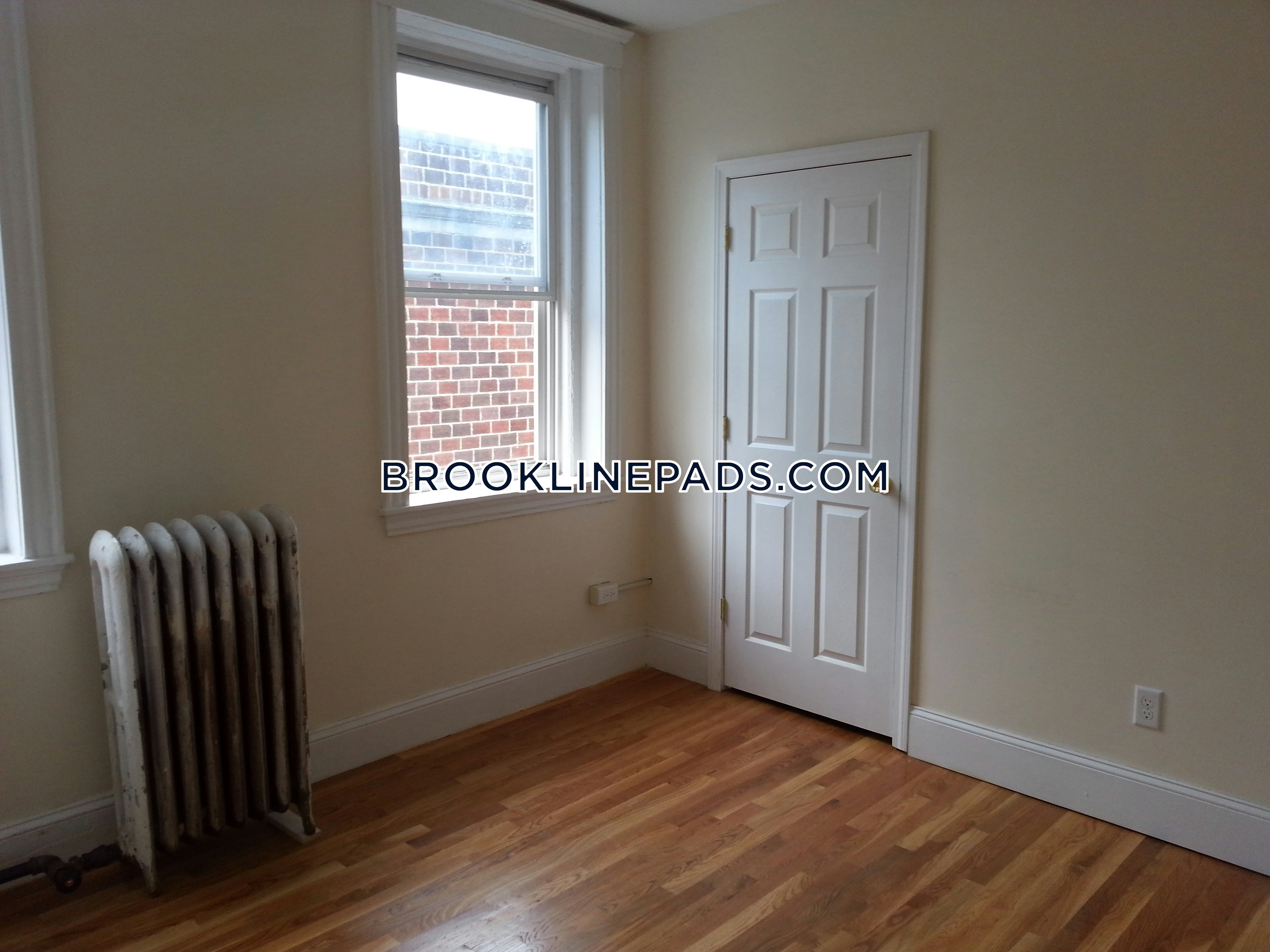 62 Egmont St, Longwood