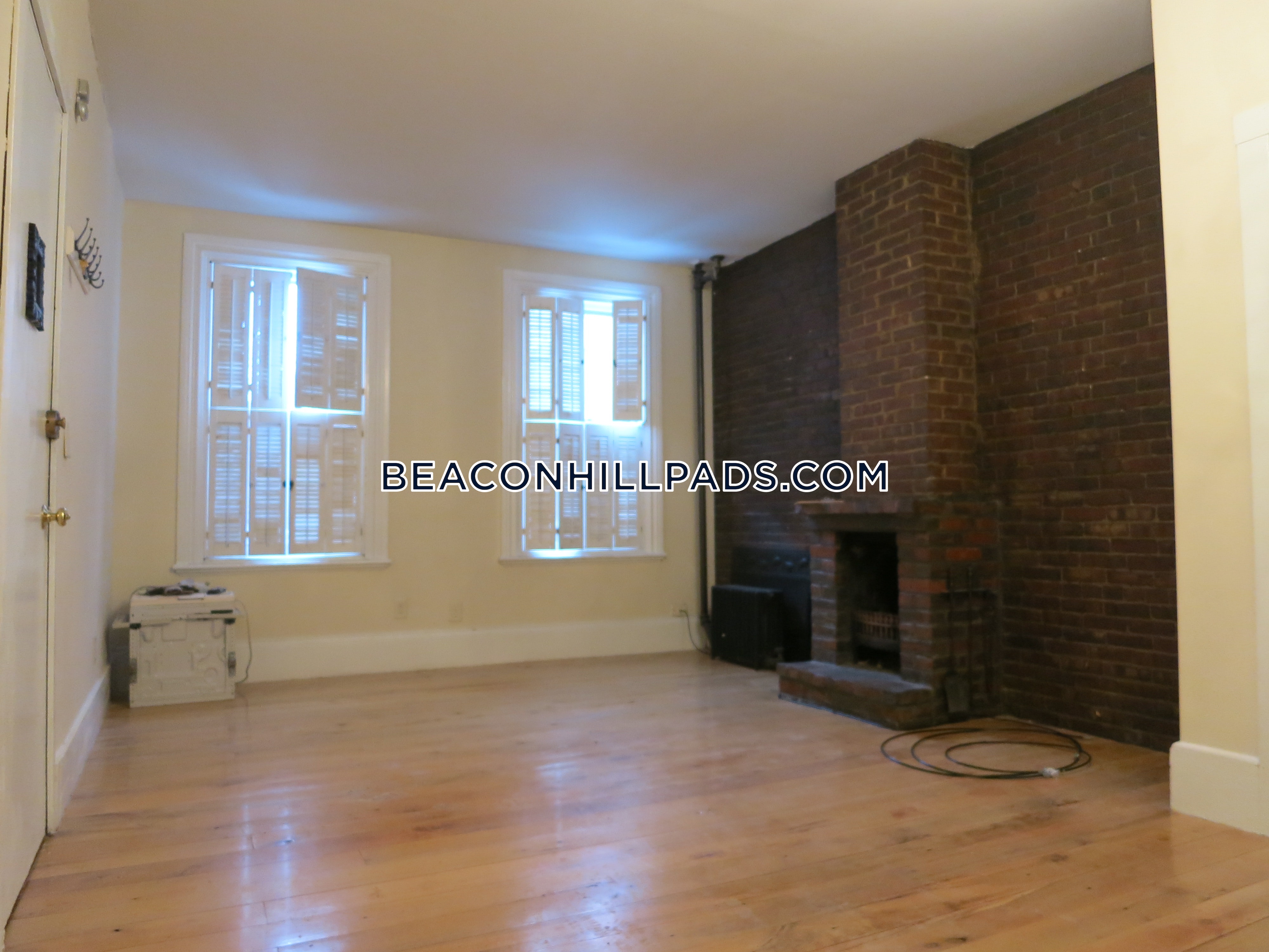 32 Irving St, Beacon Hill