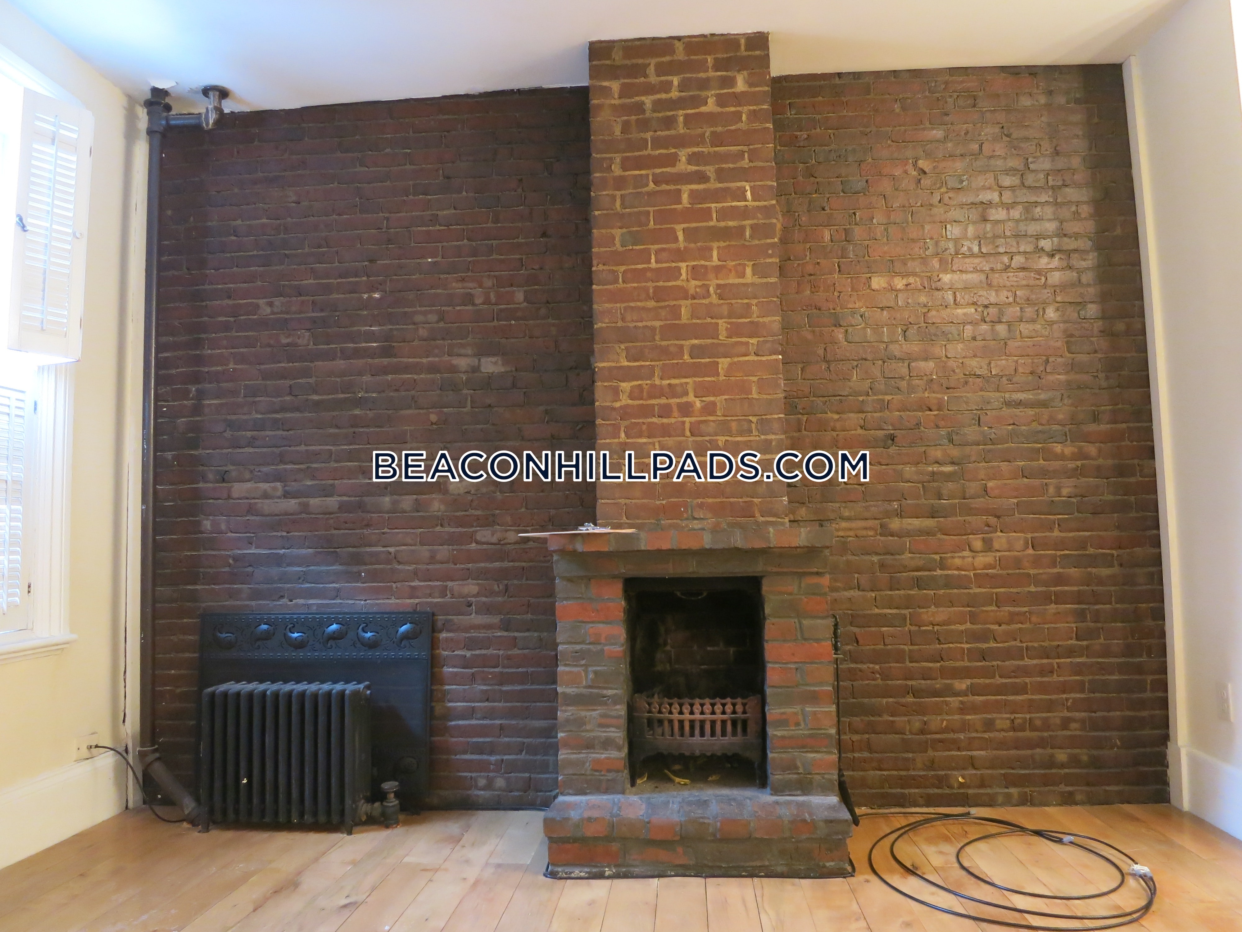 32 Irving St, Beacon Hill