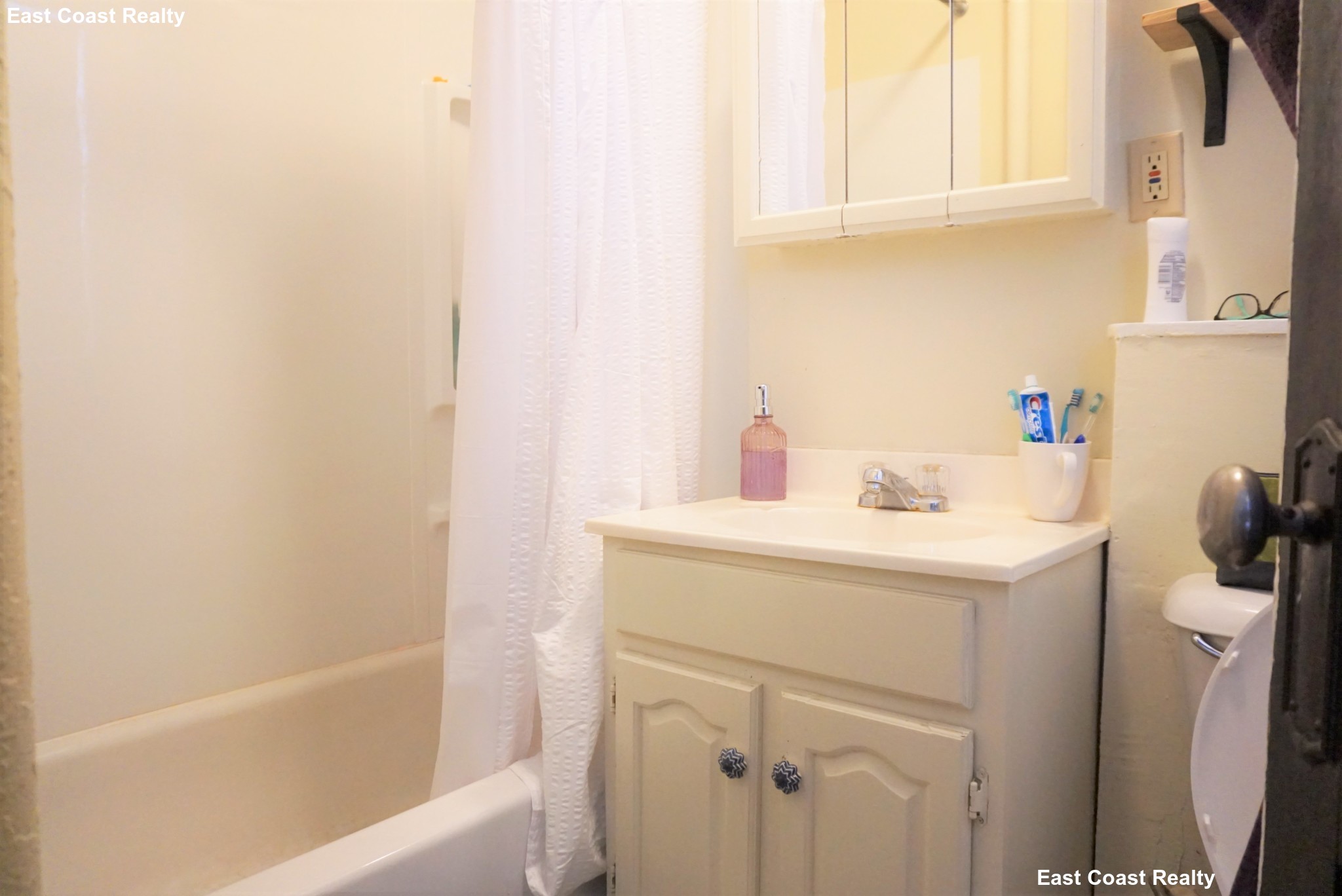 63 Woodstock Ave, Brighton