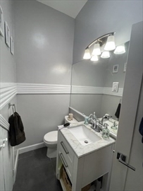 469 Massachusetts Ave, South End