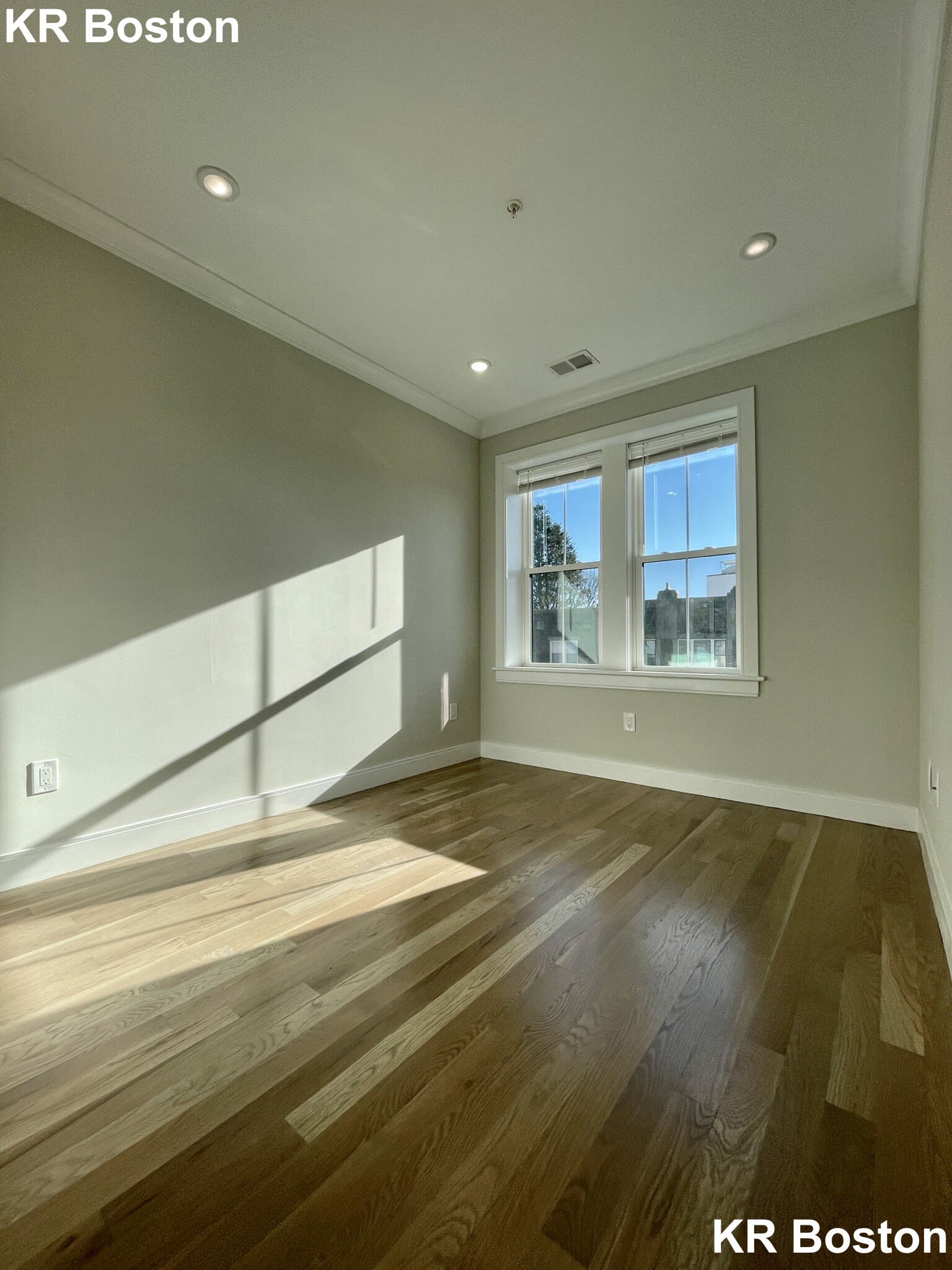 47 Englewood Ave, Brighton