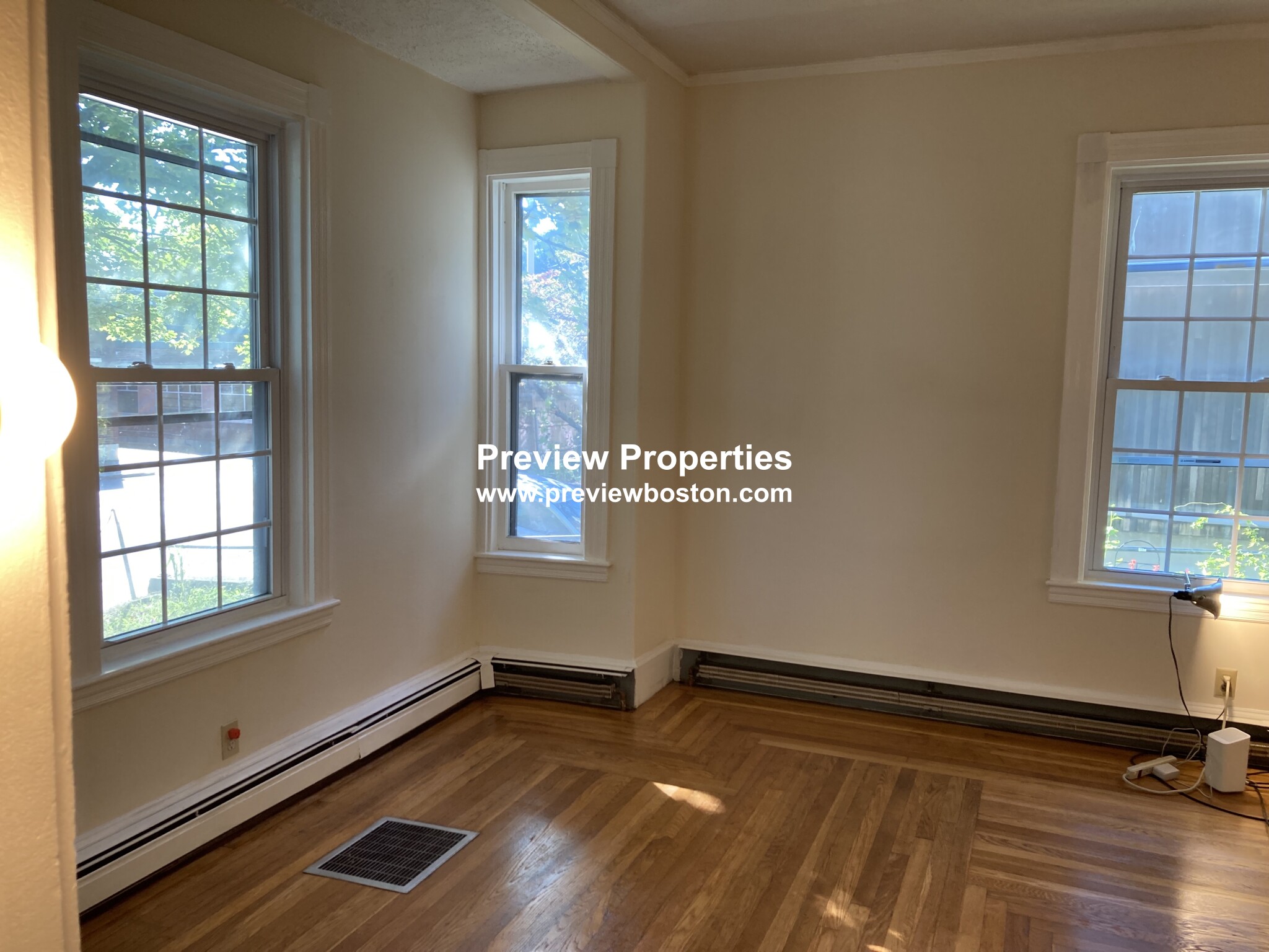 47 Beacon St, Allston