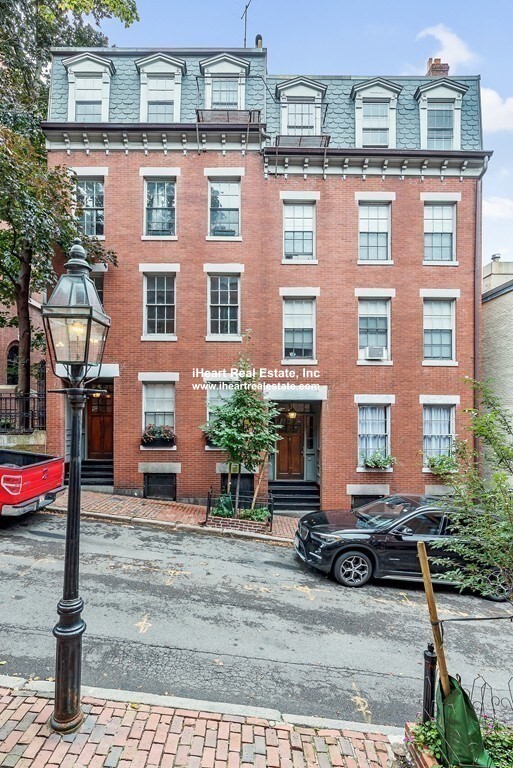 47 South Russell St, Beacon Hill