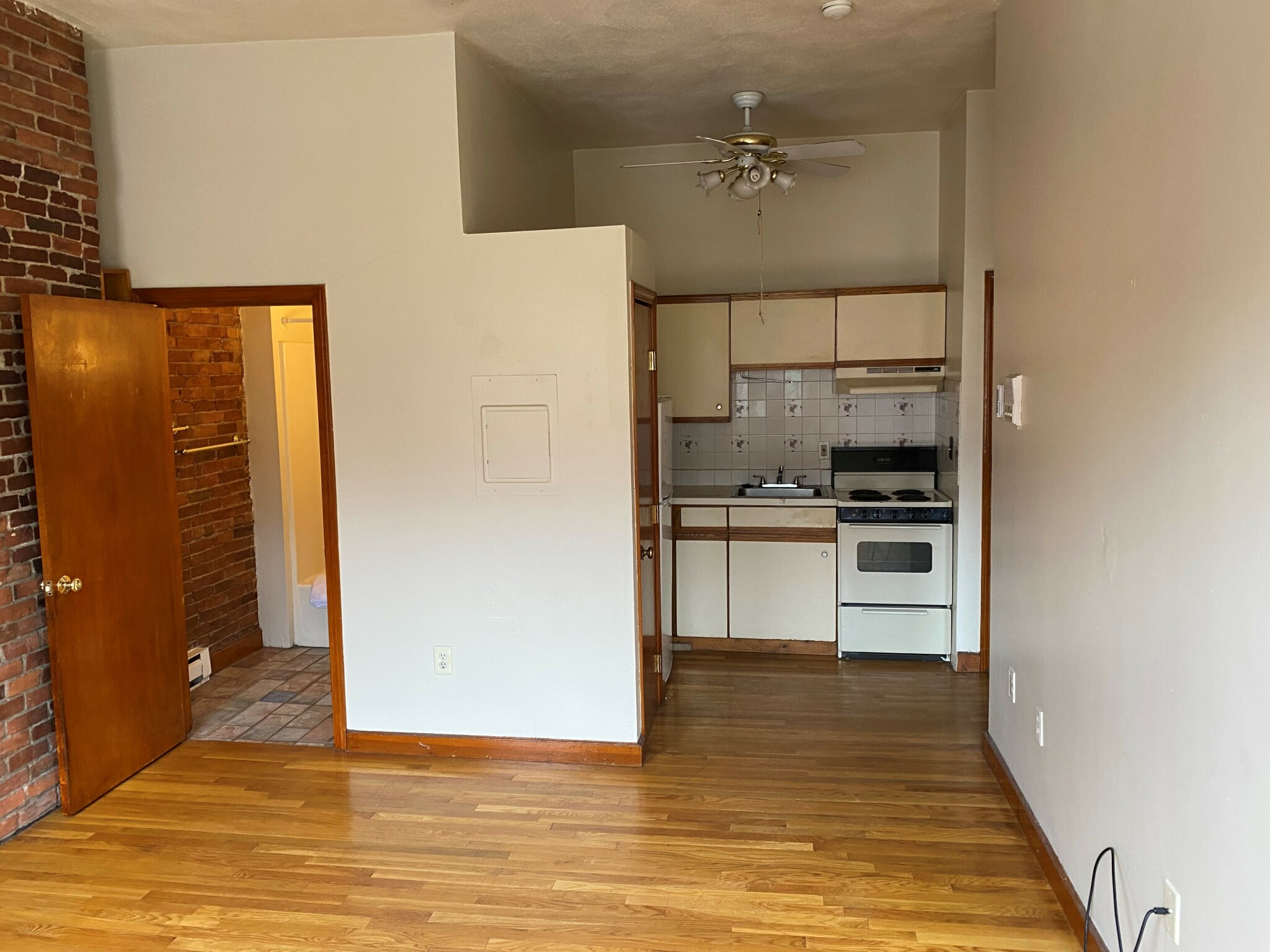 471 Massachusetts Ave, Roxbury