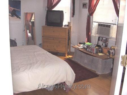 15 Farragut Ave, Teele Square