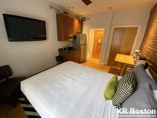 476 Columbus Ave, South End