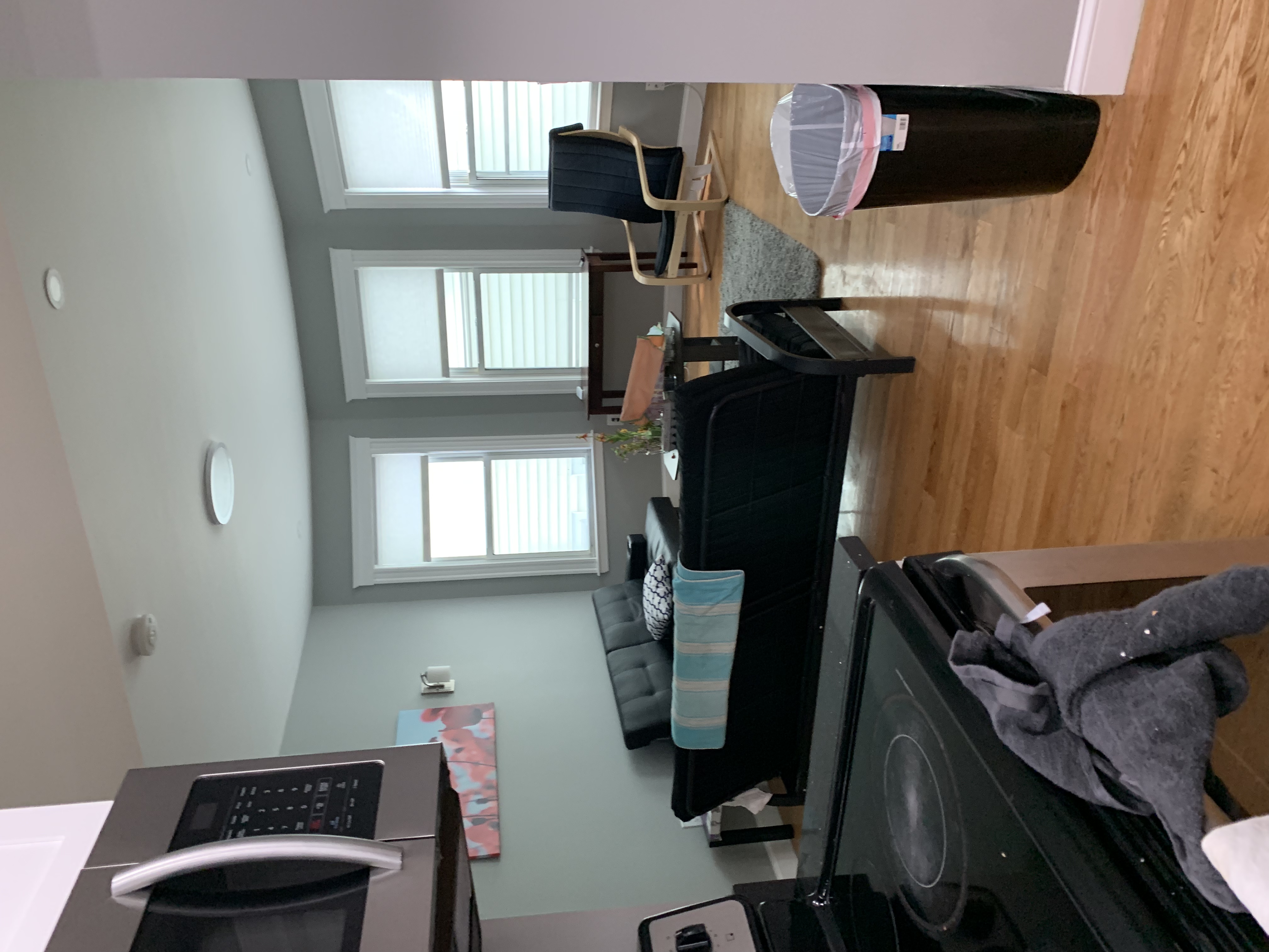 1146 Hillside St, Mission Hill