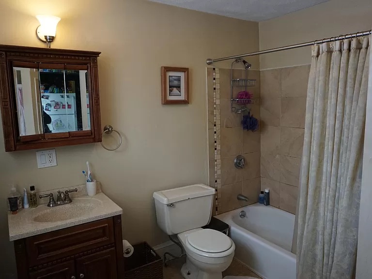 5 Cottage St, South Boston