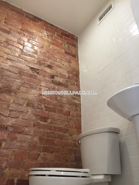 830 Huntington Ave, Mission Hill