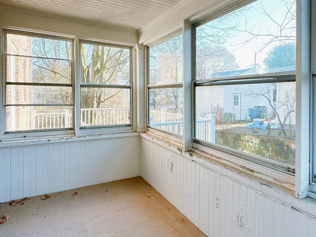 32 Valentine, Arlington