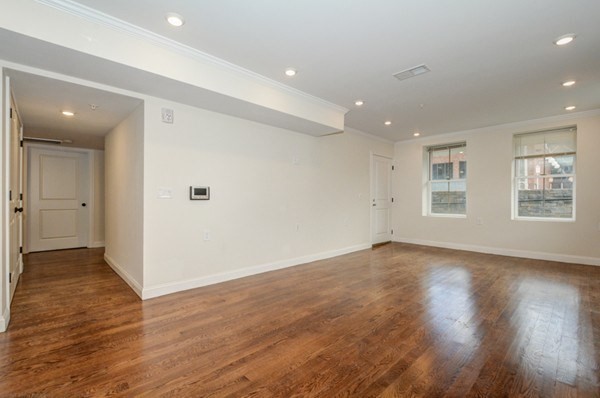 2747 Washington St, Roxbury