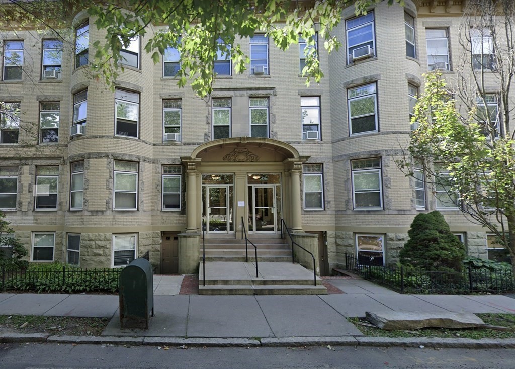 36 Winchester St, Coolidge Corner