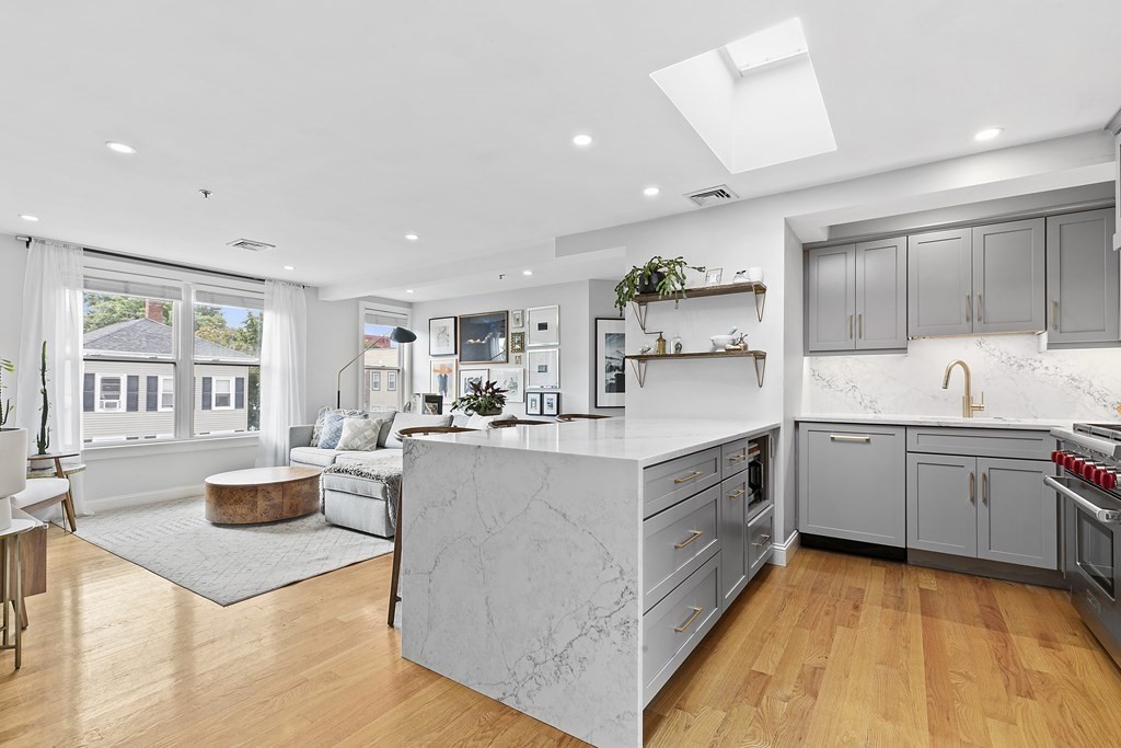 545 Cambridge St, East Cambridge