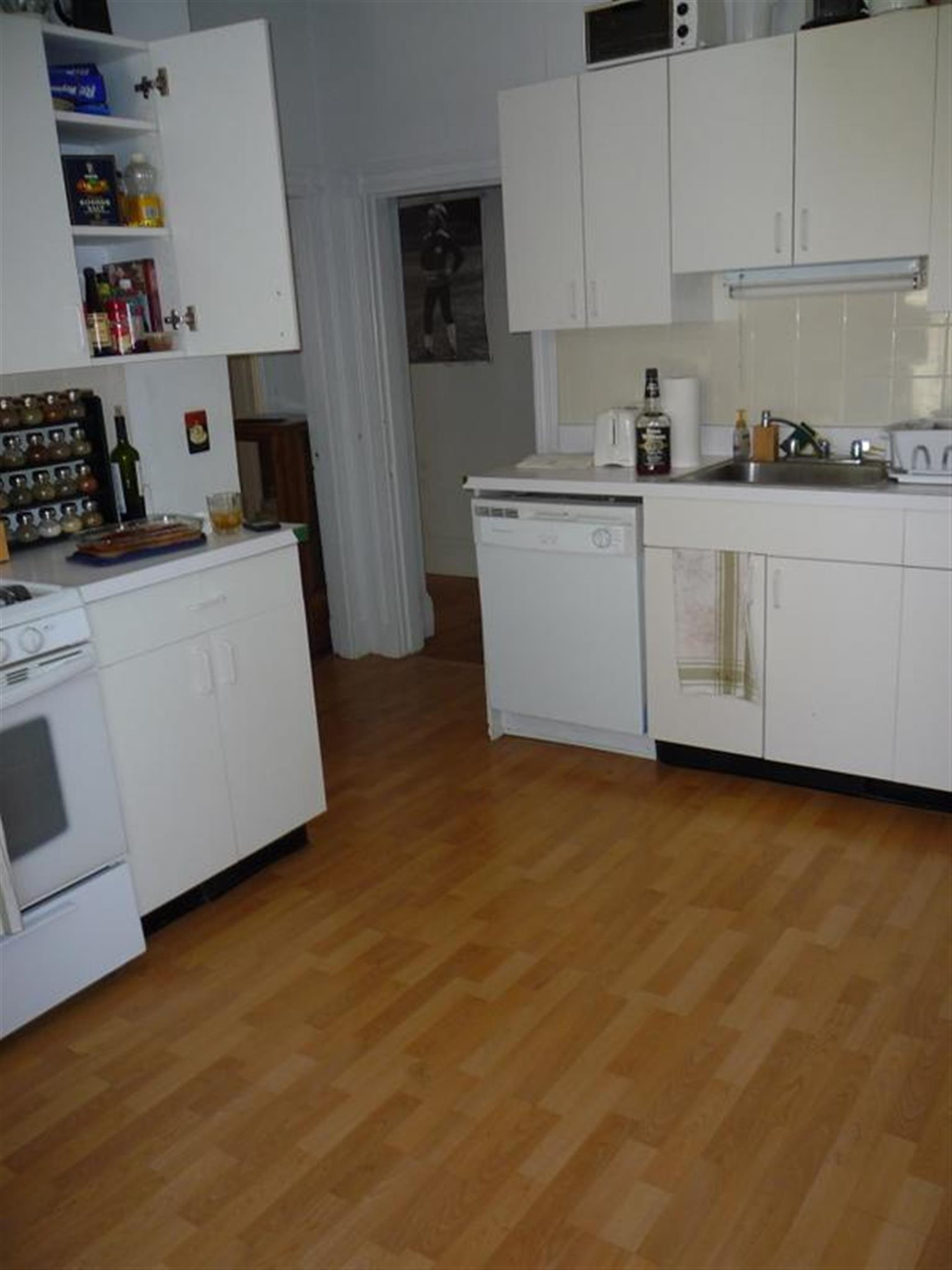 13 Farragut Ave, Teele Square