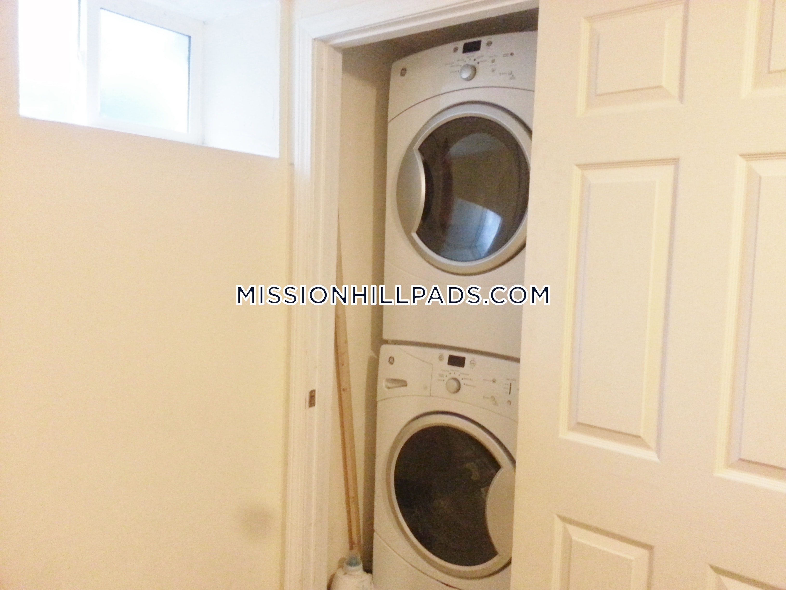 18 Lawn St, Mission Hill