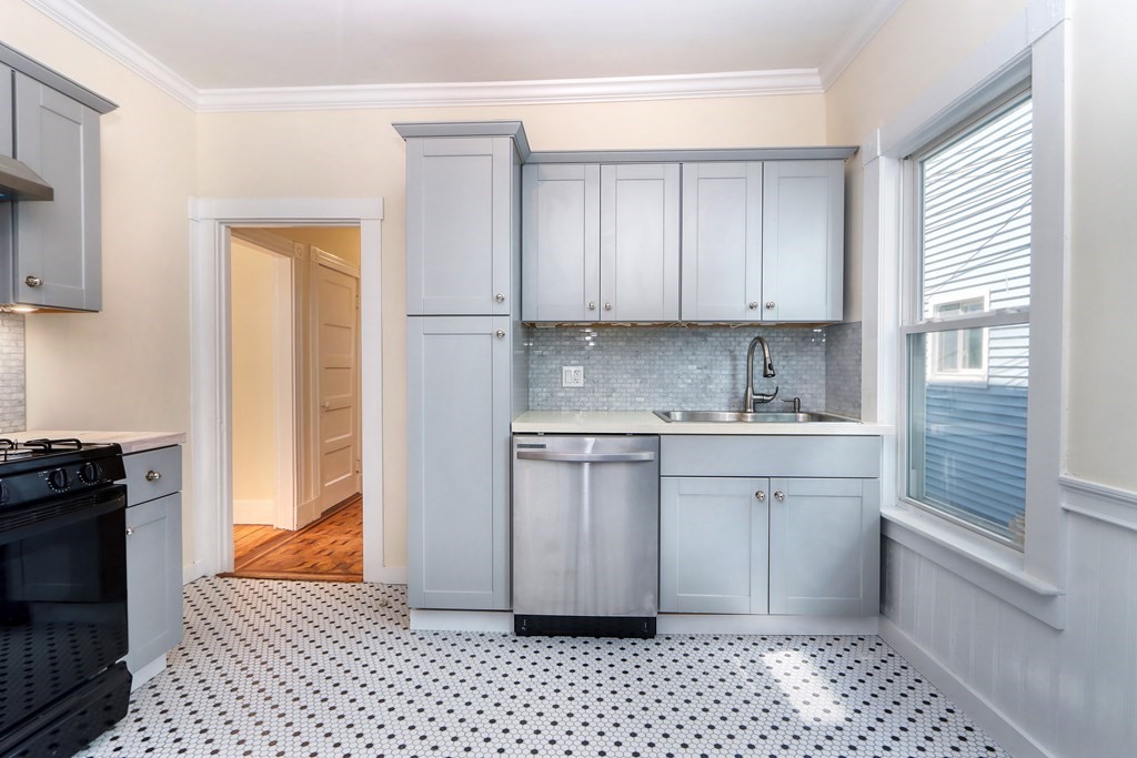 5 Standford Ter, Porter Square