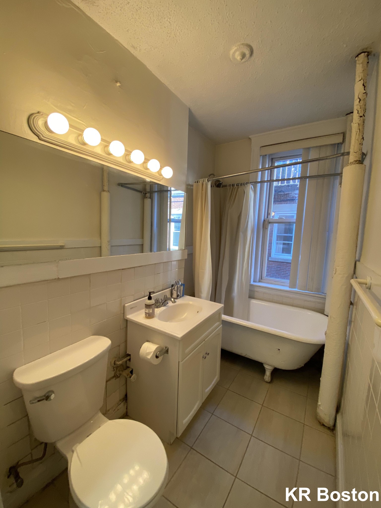 5 Barrows Str, Allston