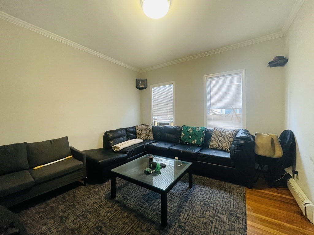 5 Dixfield St, South Boston