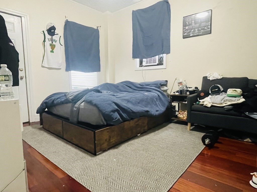 5 Dixfield St, South Boston