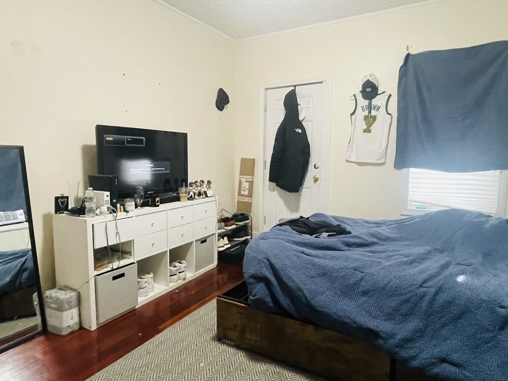 5 Dixfield St, South Boston