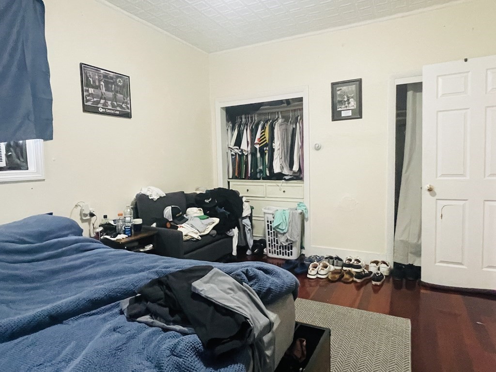 5 Dixfield St, South Boston