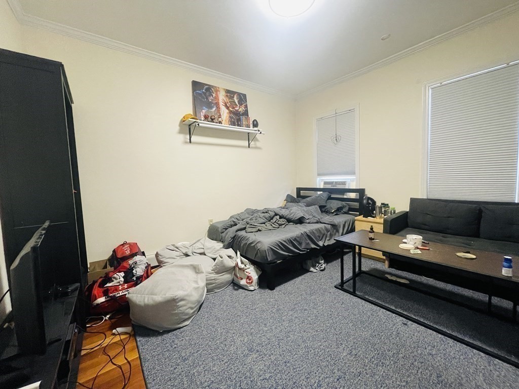 5 Dixfield St, South Boston