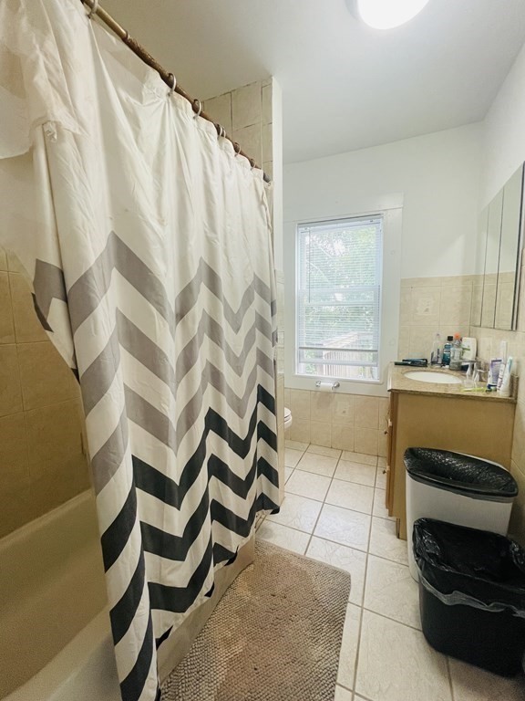 5 Dixfield St, South Boston