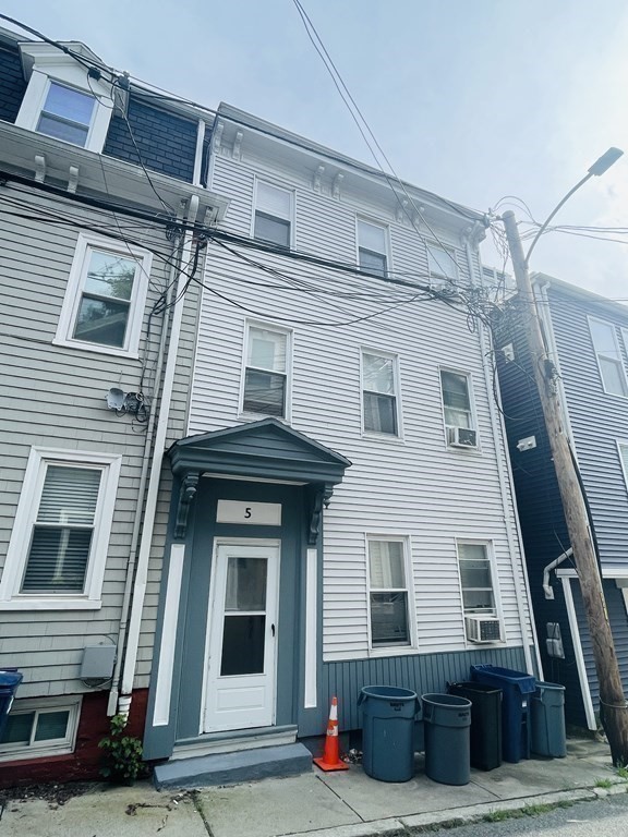 5 Dixfield St, South Boston