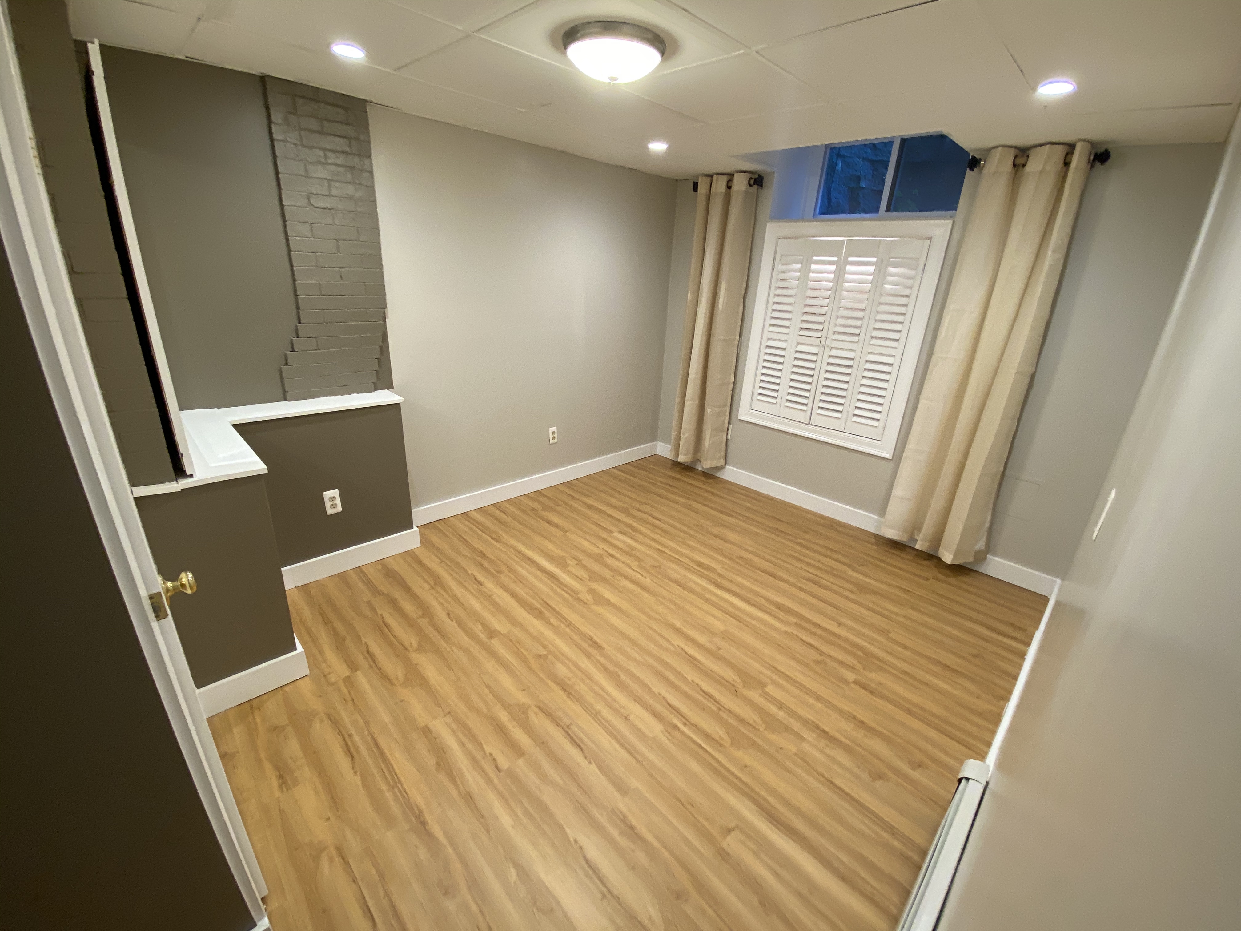 1753 Beacon St, Washington Square