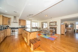 51 Winslow Rd, North Brookline