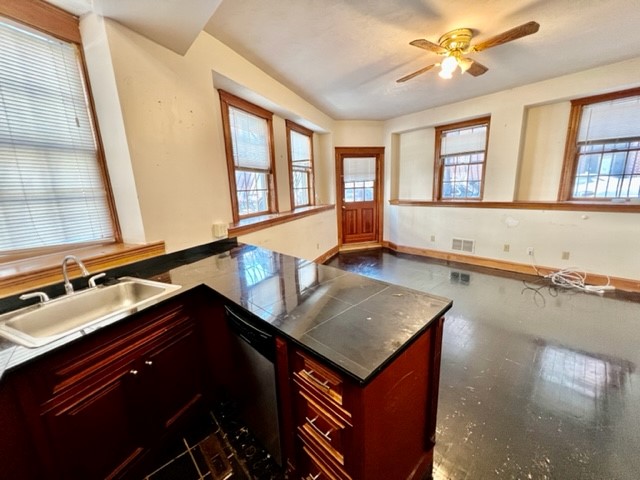 300 North St, North End