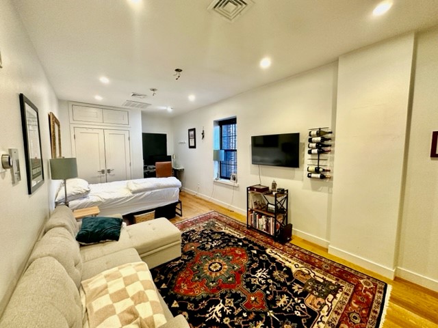 24 Fleet St, North End