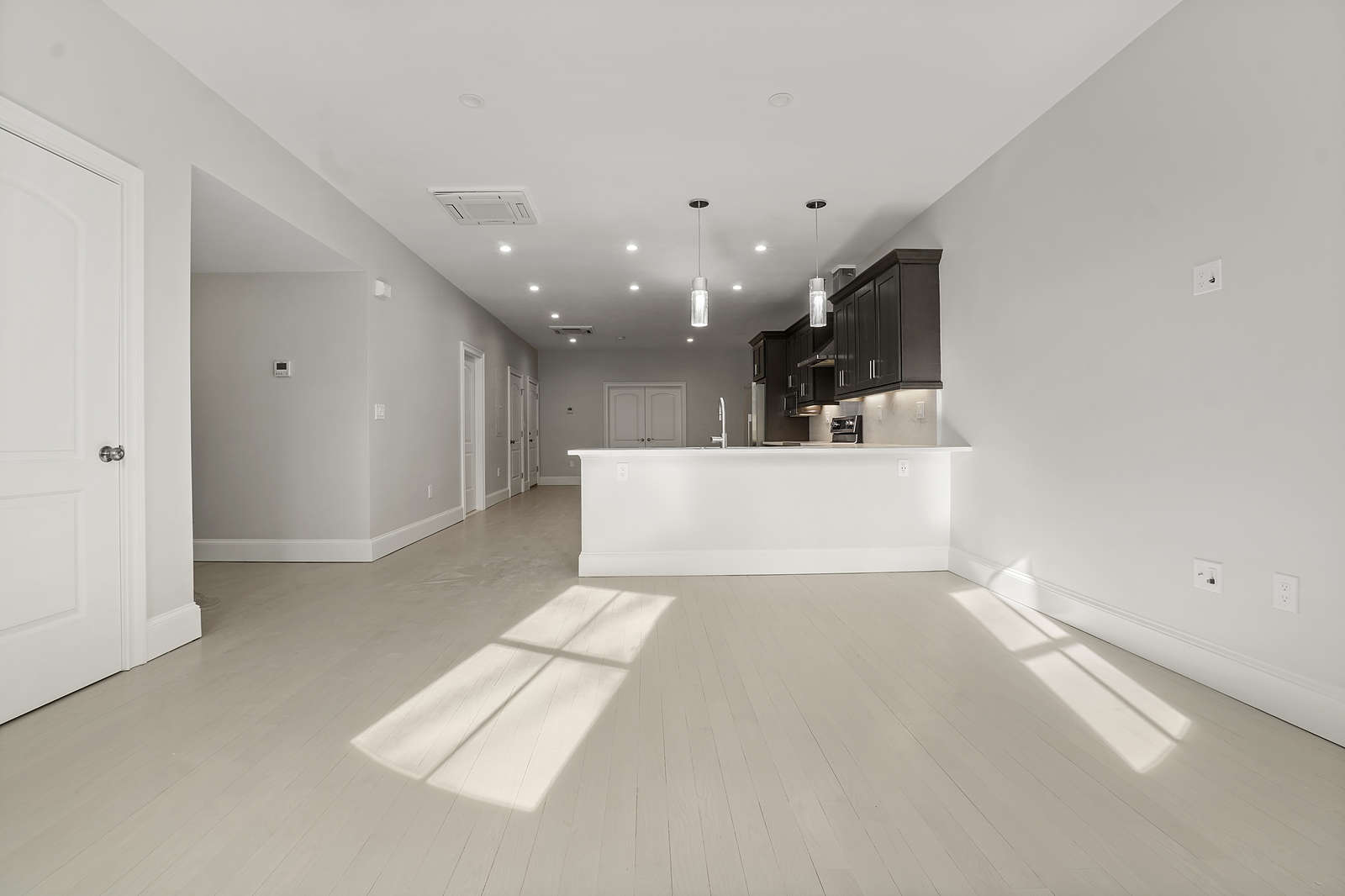 554 Massachusetts Ave, South End