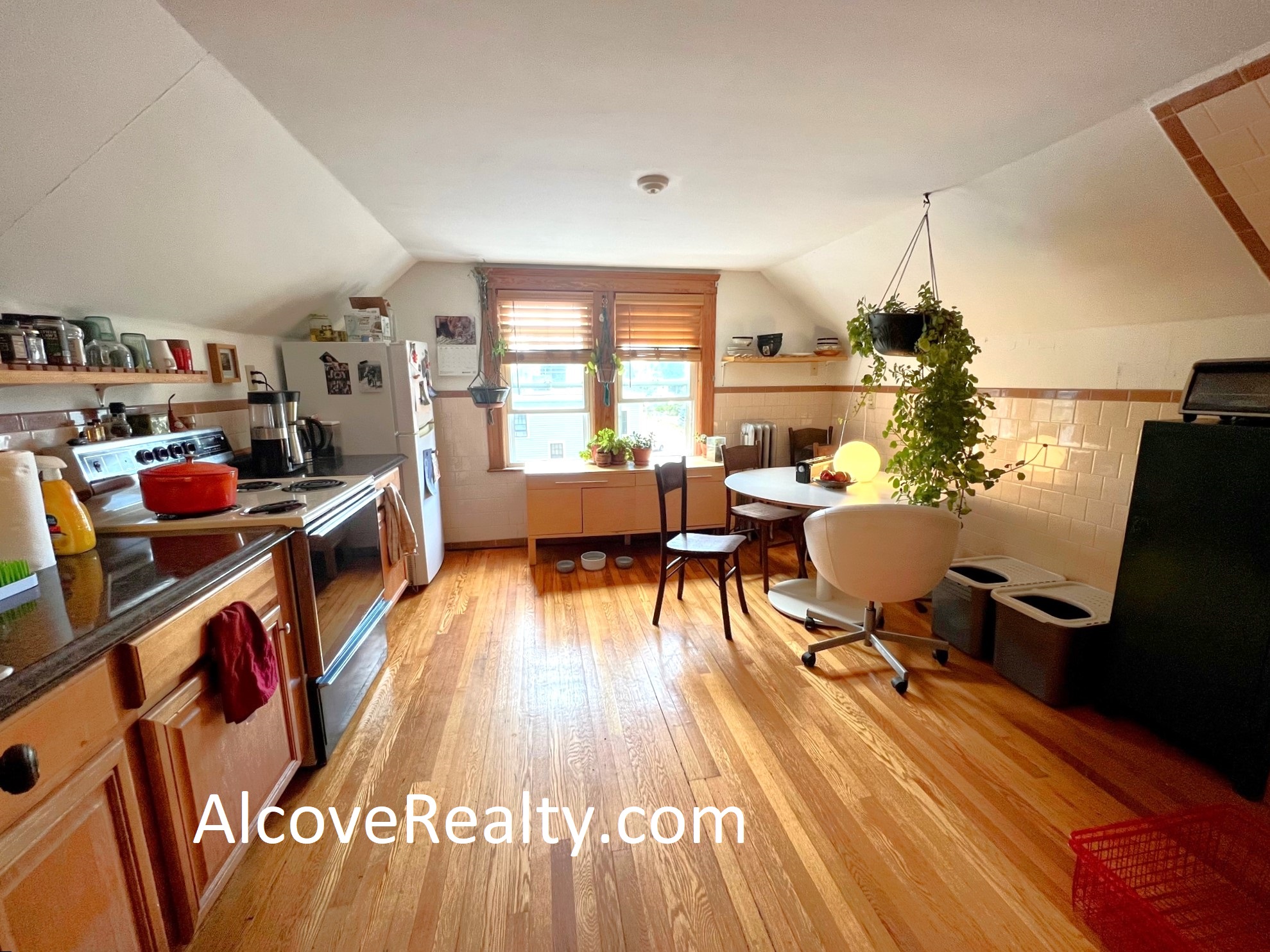 40 Alfred Rd, Arlington