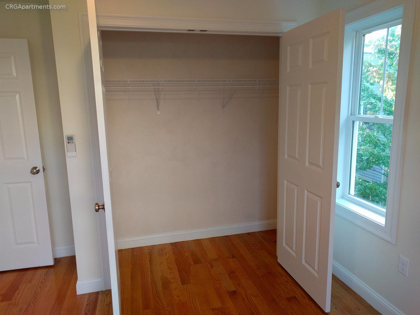 24 Beacon Pl, Ward Two